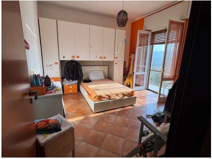L'unità immobiliare risulta inserita in un unico fabbricato composto da due appartamenti