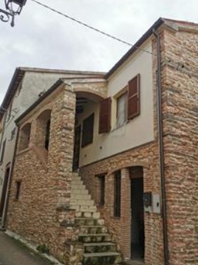 Lotto composto da:
A) appartamento sito in Matelica (MC), Località Piane 91, frazione Vocabolo Piane, della superficie commerciale di 46 mq