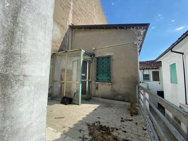 Via Giacomo Matteotti, 35