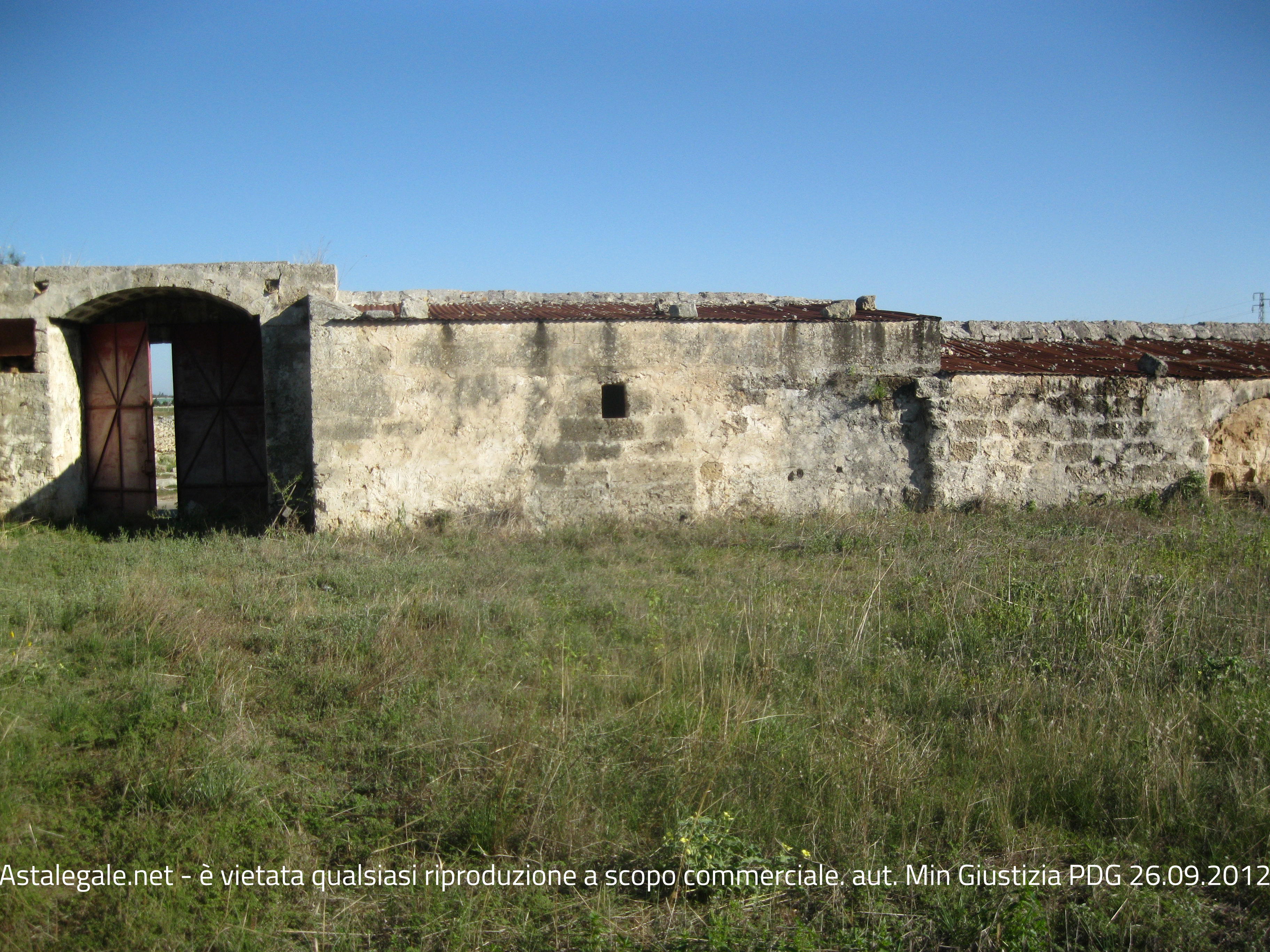 Terreno agricolo (seminativo e pascolo) con annesso fabbricato sito nell’agro di Francavilla Fontana (BR) alla Contrada “Feudo Inferiore snc”
