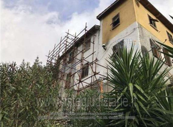 Lotto 2: Fabbricato ad uso residenziale sito ad Avegno (GE) – Salita Pietrafitta, civico n