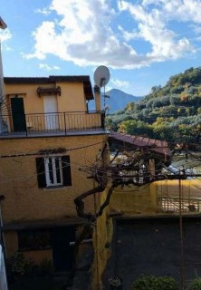Appartamento sito a VENTIMIGLIA località Case Baussi 27, frazione Trucco, quartiere Case Baussi, della superficie commerciale di 67,13 mq, per la quota di 1000/1000 di piena proprietà