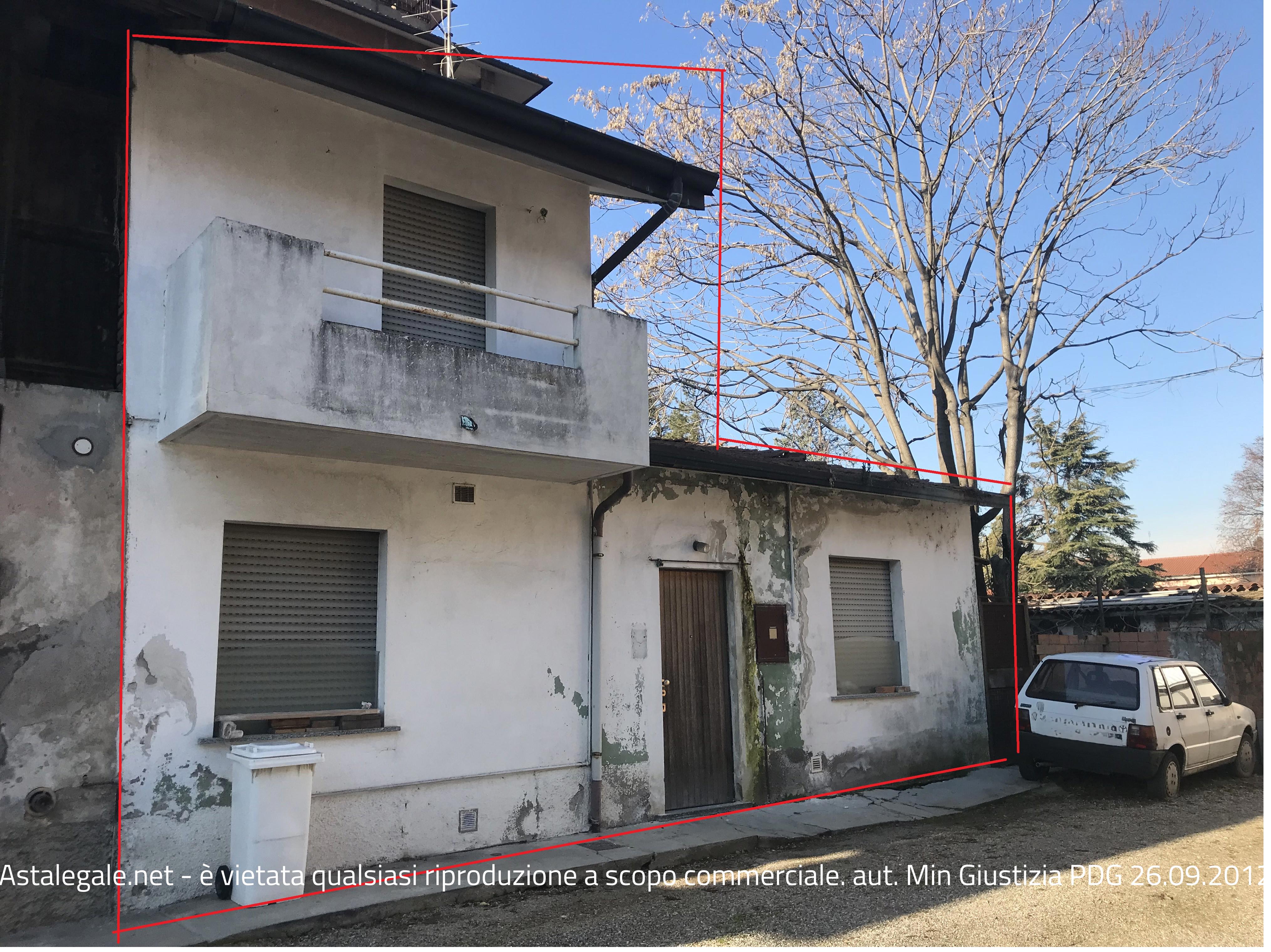 FABBRICATO DI 2 LOCALI, BAGNO AL P