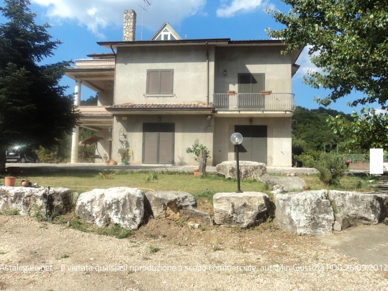 Unità immobiliari site nel comune di Montemiletto (AV), strada provinciale Acquacalda, precisamente appartamento al piano terra di quattro vani ed accessori ed un locale autorimessa al piano seminterrato; il tutto confinante con Vallone Acqua Calda, via provinciale, salvo altri