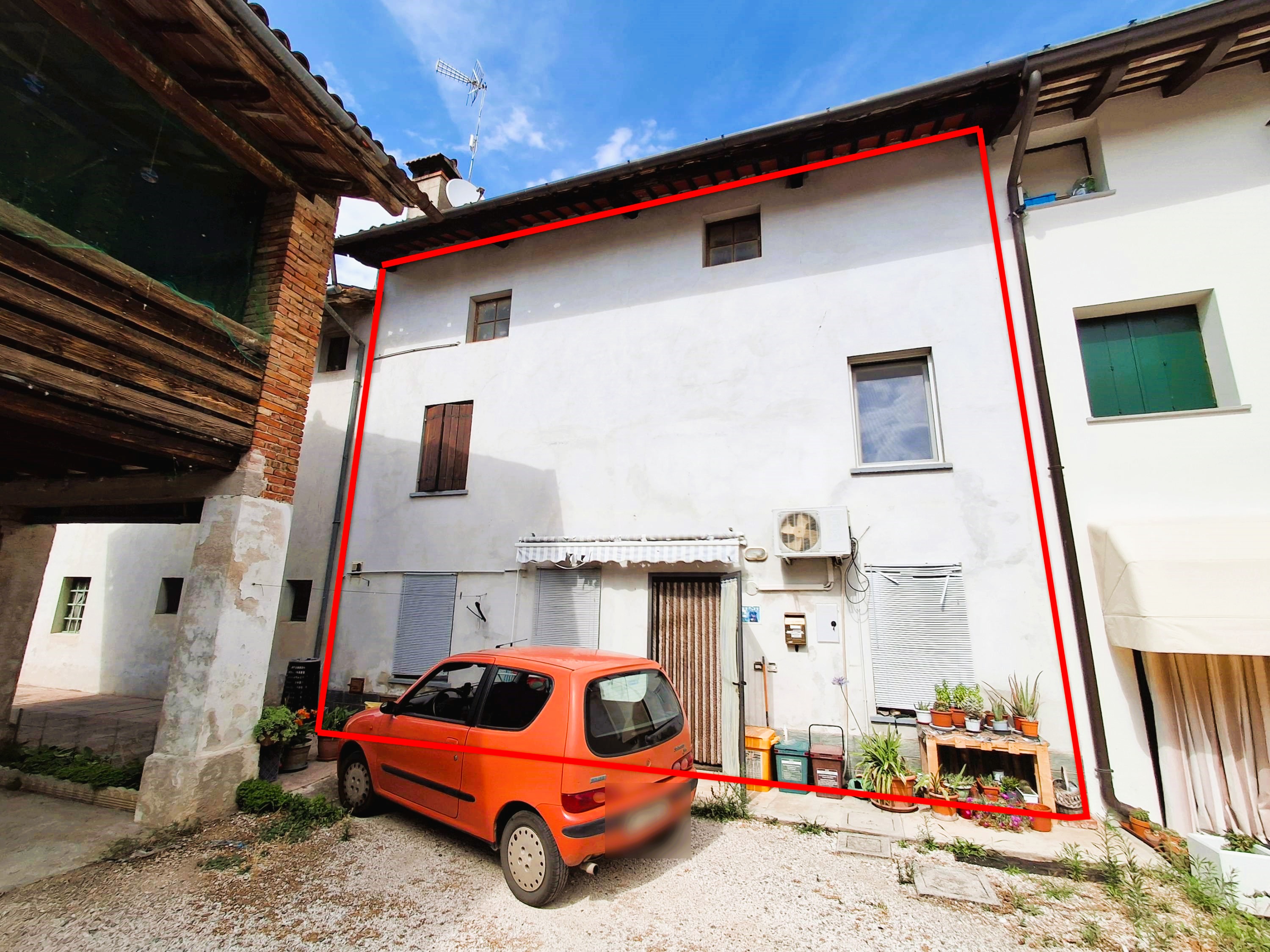 Via Montello, 22/3
