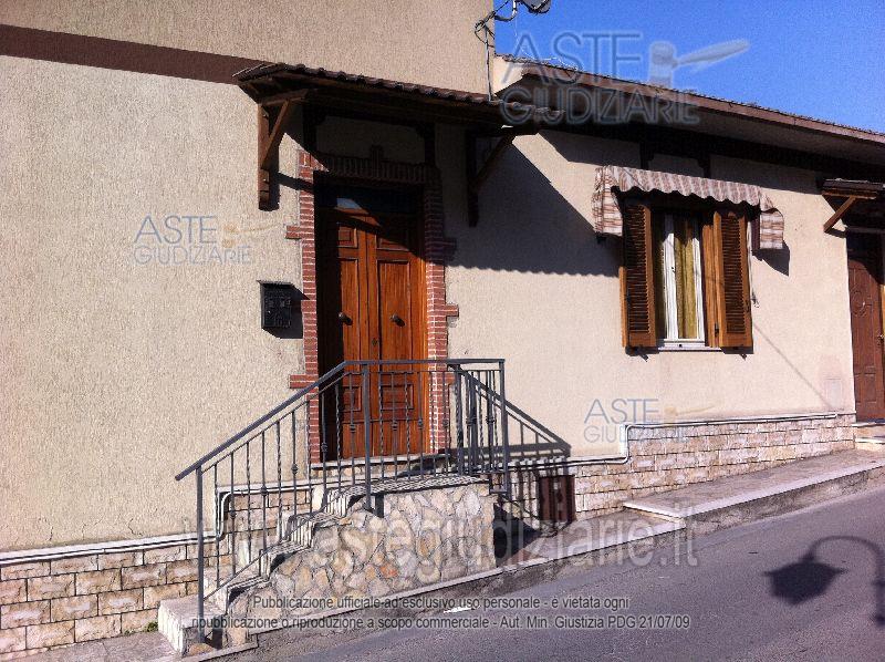 Appartamento al piano terra composto da camera, ingresso, cucina e w