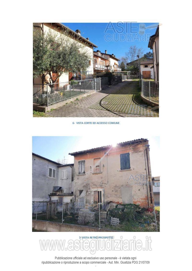 piena proprietà di fabbricato civile in complesso residenziale – super condominio denominato “Residence Le Gardenie”, costituito da negozio, abitazione e ripostiglio