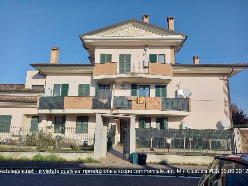 Monolocale, composto da un locale principale, disimpegno, bagno e balcone