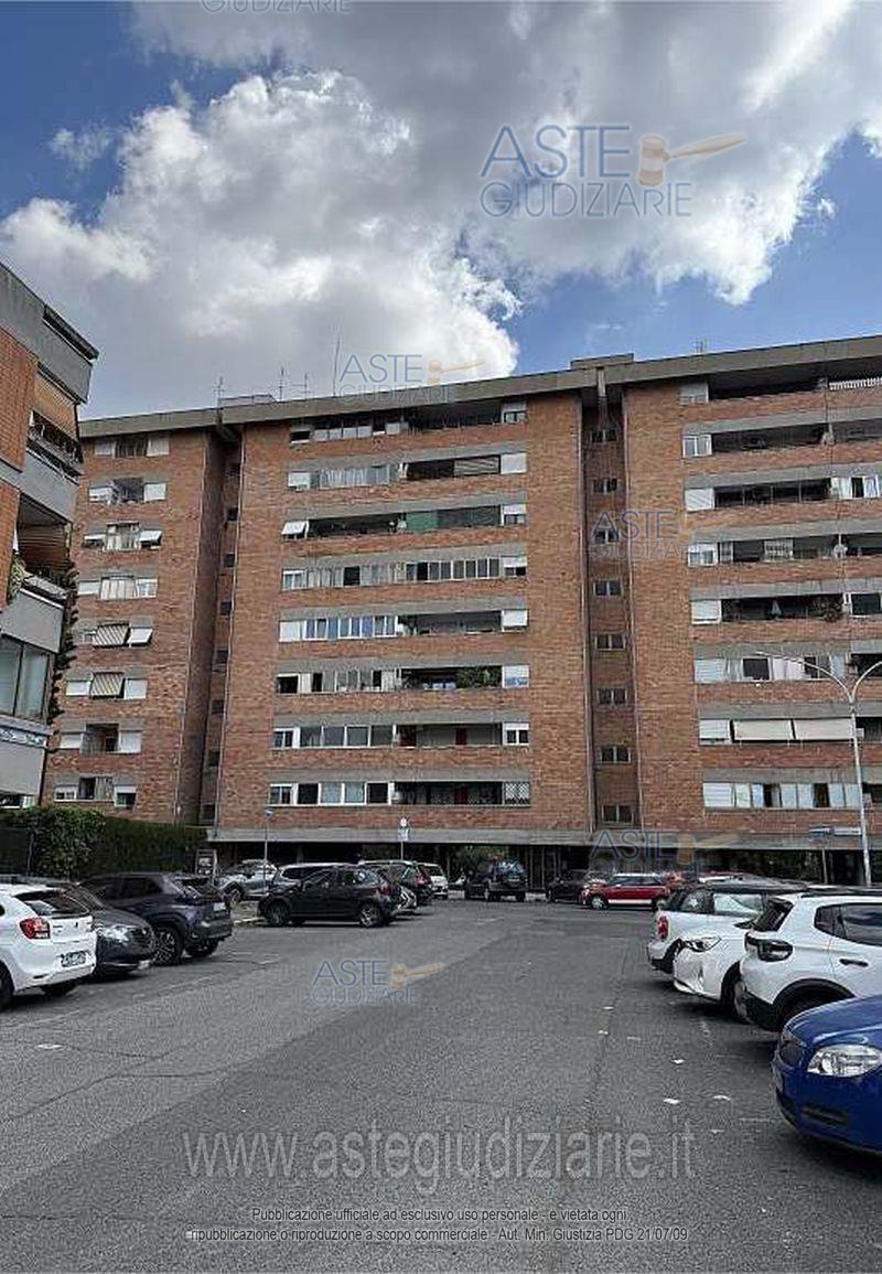 appartamento sito in Comune di Roma, facente parte dell'edificio 16, lotto C di un complesso immobiliare con accesso dal civico n