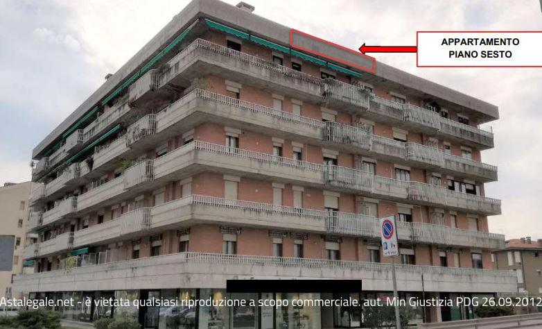 APPARTAMENTO al piano sesto composto da soggiorno attrezzato anche per angolo cottura,camera, antibagno, bagno