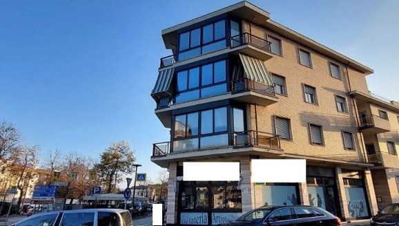 Compendio immobiliare costituito da appartamento sito al secondo piano